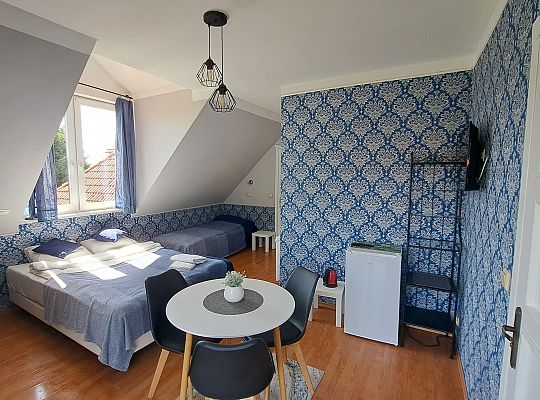 2.Pokój trzyosobowy z widokiem na ogród