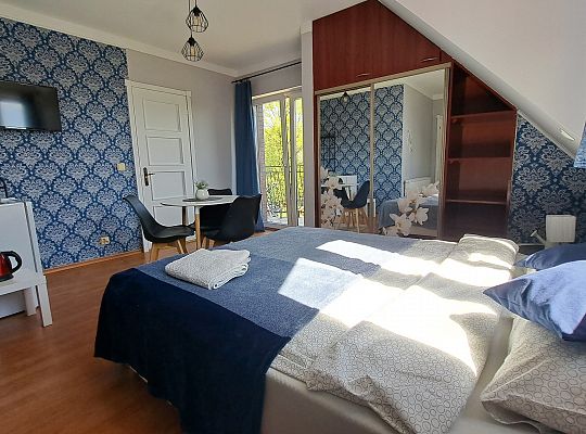2.Pokój trzyosobowy z widokiem na ogród