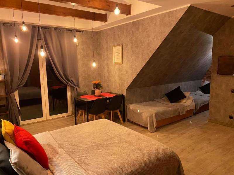 Pokój rodzinny z balkonem